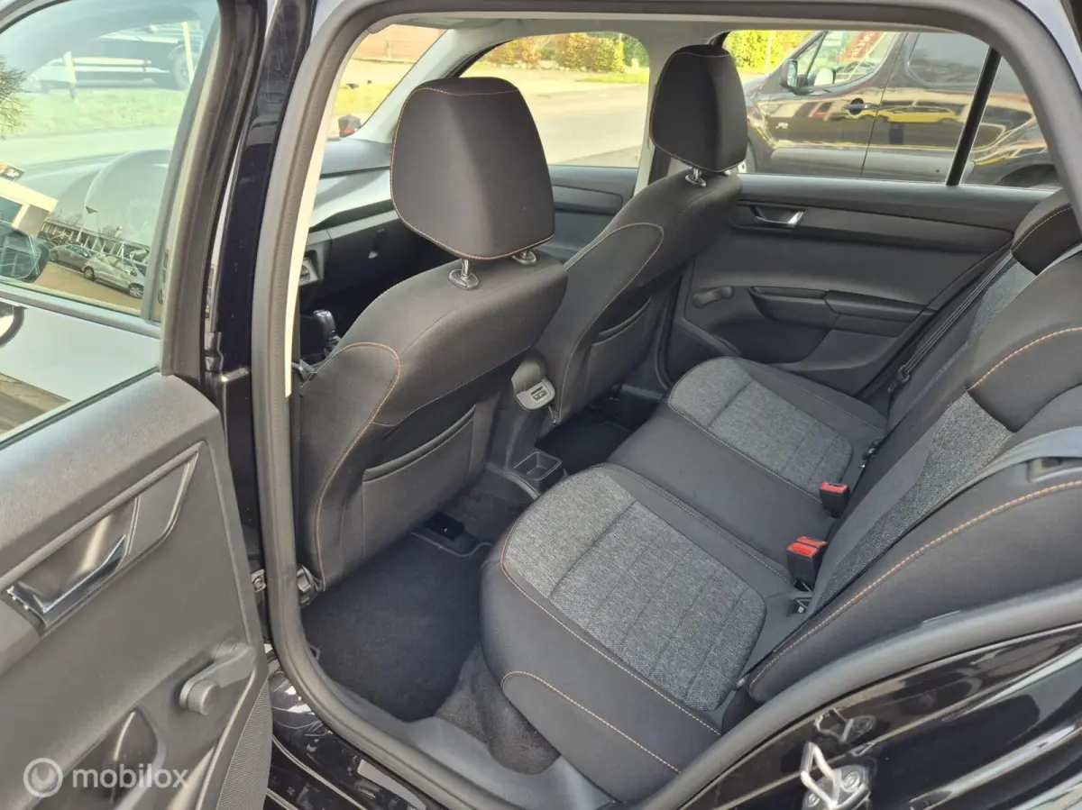 1.0 TSI Business Edition, Navi, Carplay