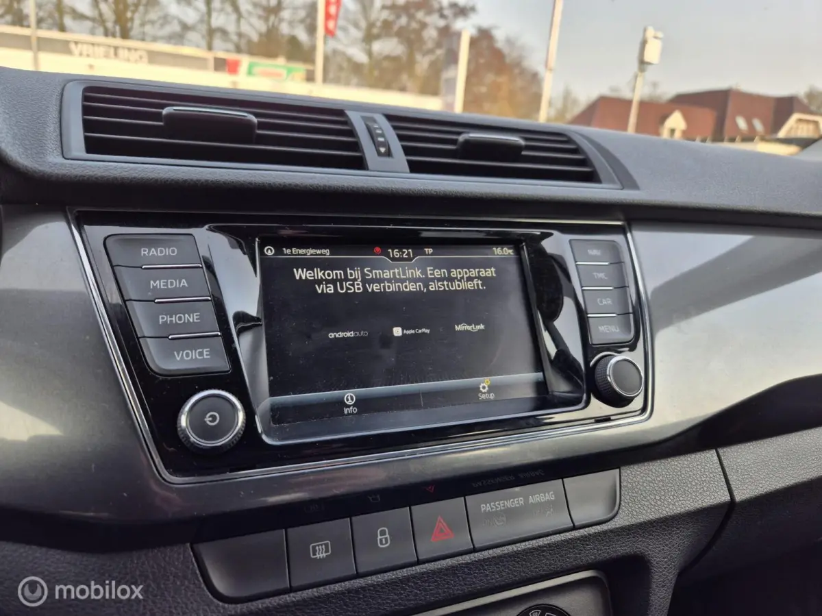 1.0 TSI Business Edition, Navi, Carplay