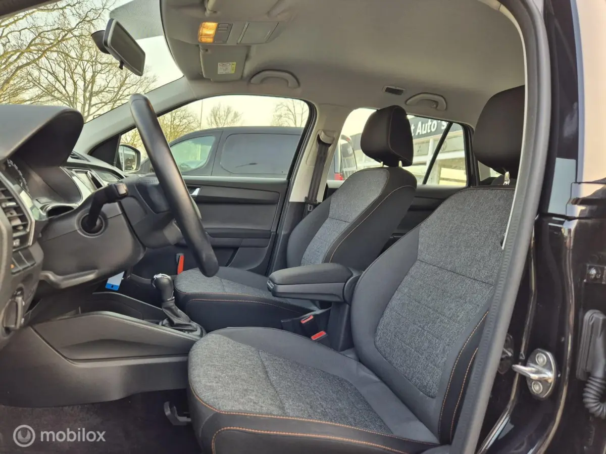 1.0 TSI Business Edition, Navi, Carplay