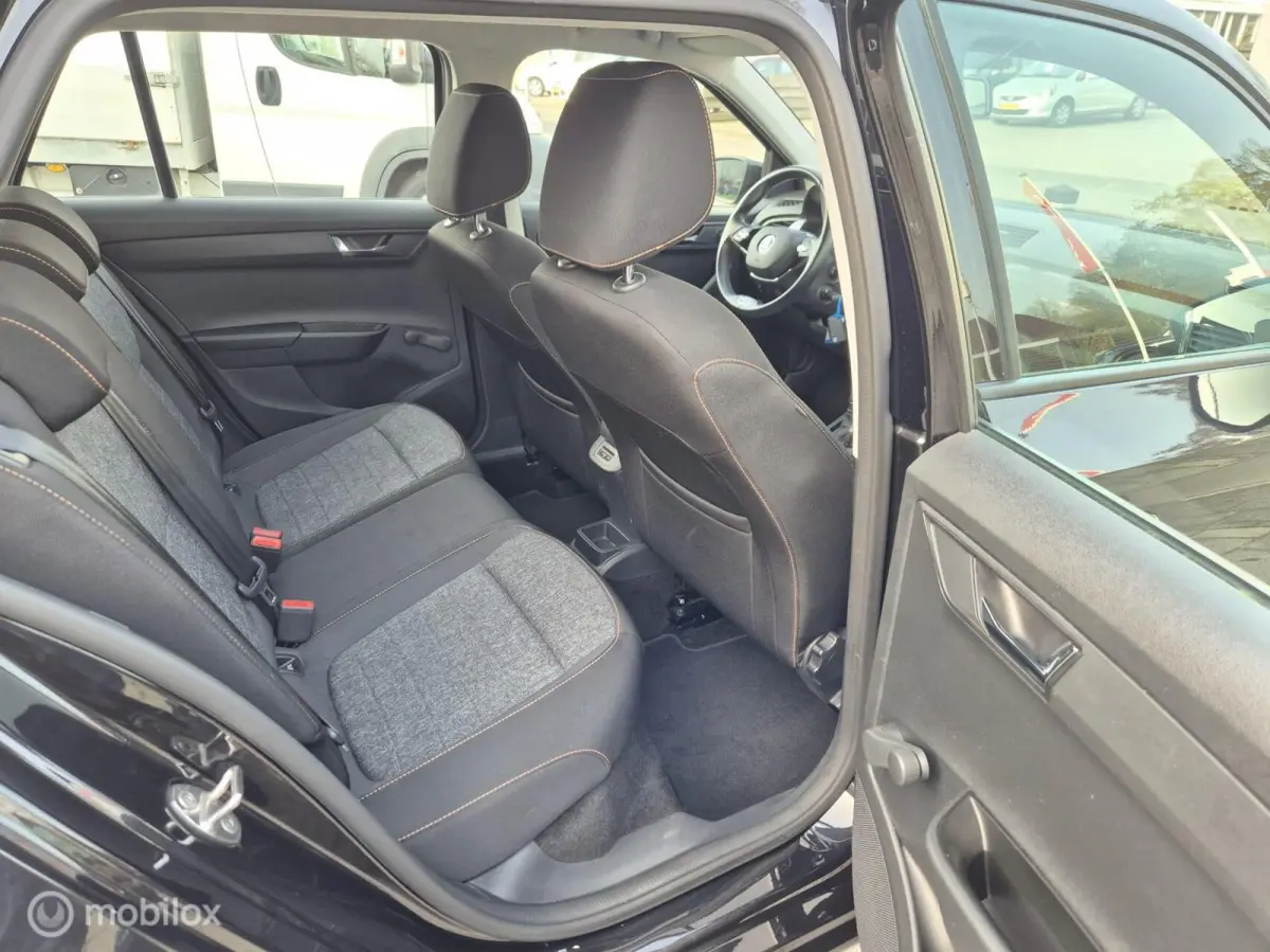 1.0 TSI Business Edition, Navi, Carplay