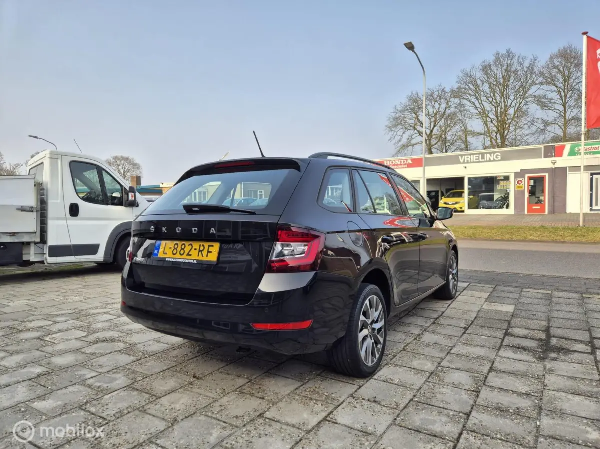1.0 TSI Business Edition, Navi, Carplay