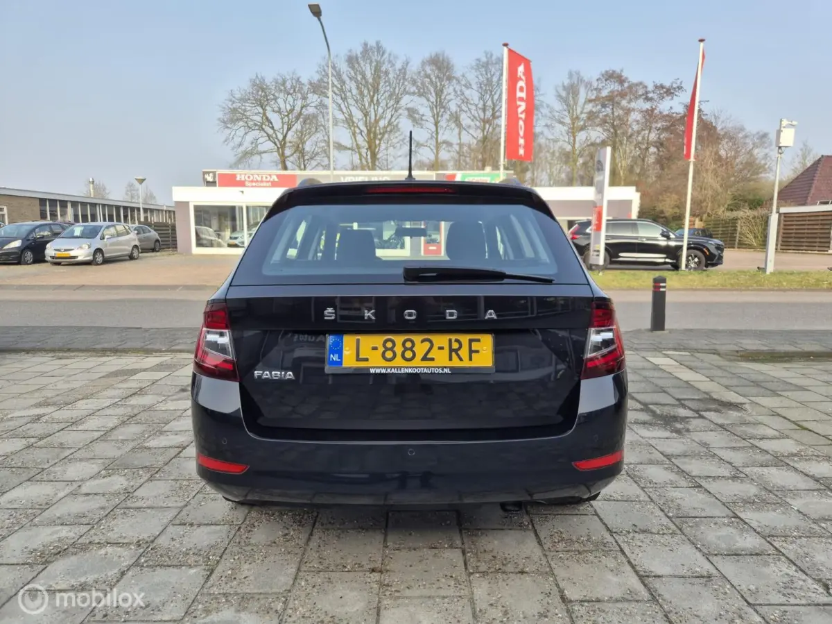 1.0 TSI Business Edition, Navi, Carplay