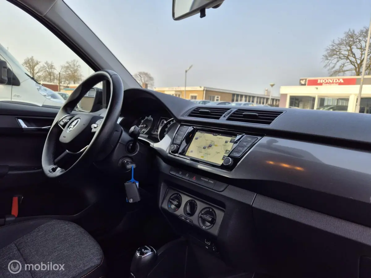 1.0 TSI Business Edition, Navi, Carplay