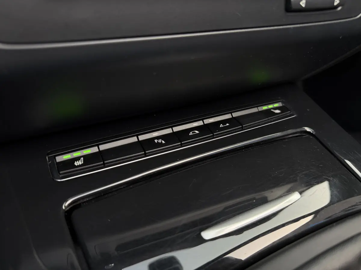 sDrive20i High Executive Navi Pro Stoelverwarming PDC 18 Inch