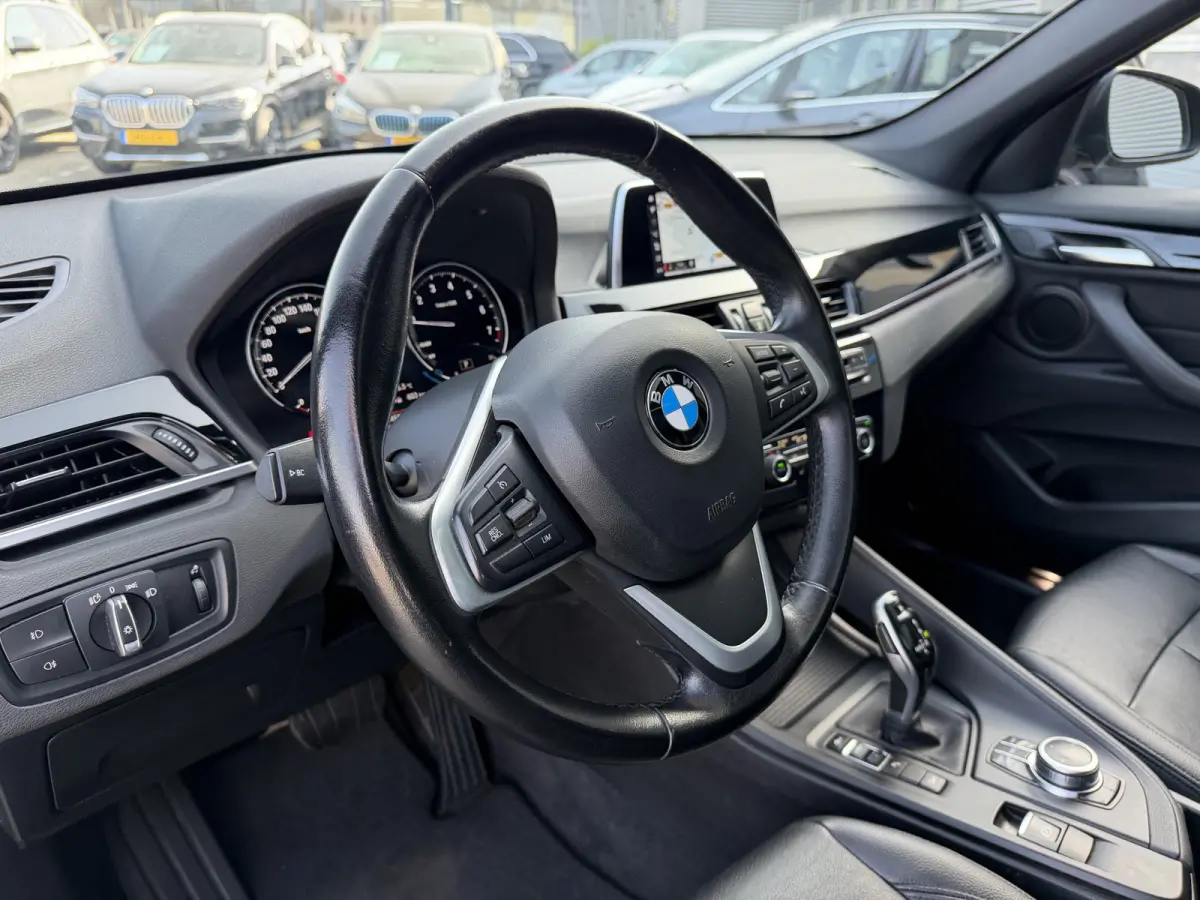 xDrive20i High Executive Leder Panoramadak Trekhaak 2000 KG Trekgewicht! LED Stoelverwarming Keyless Entry