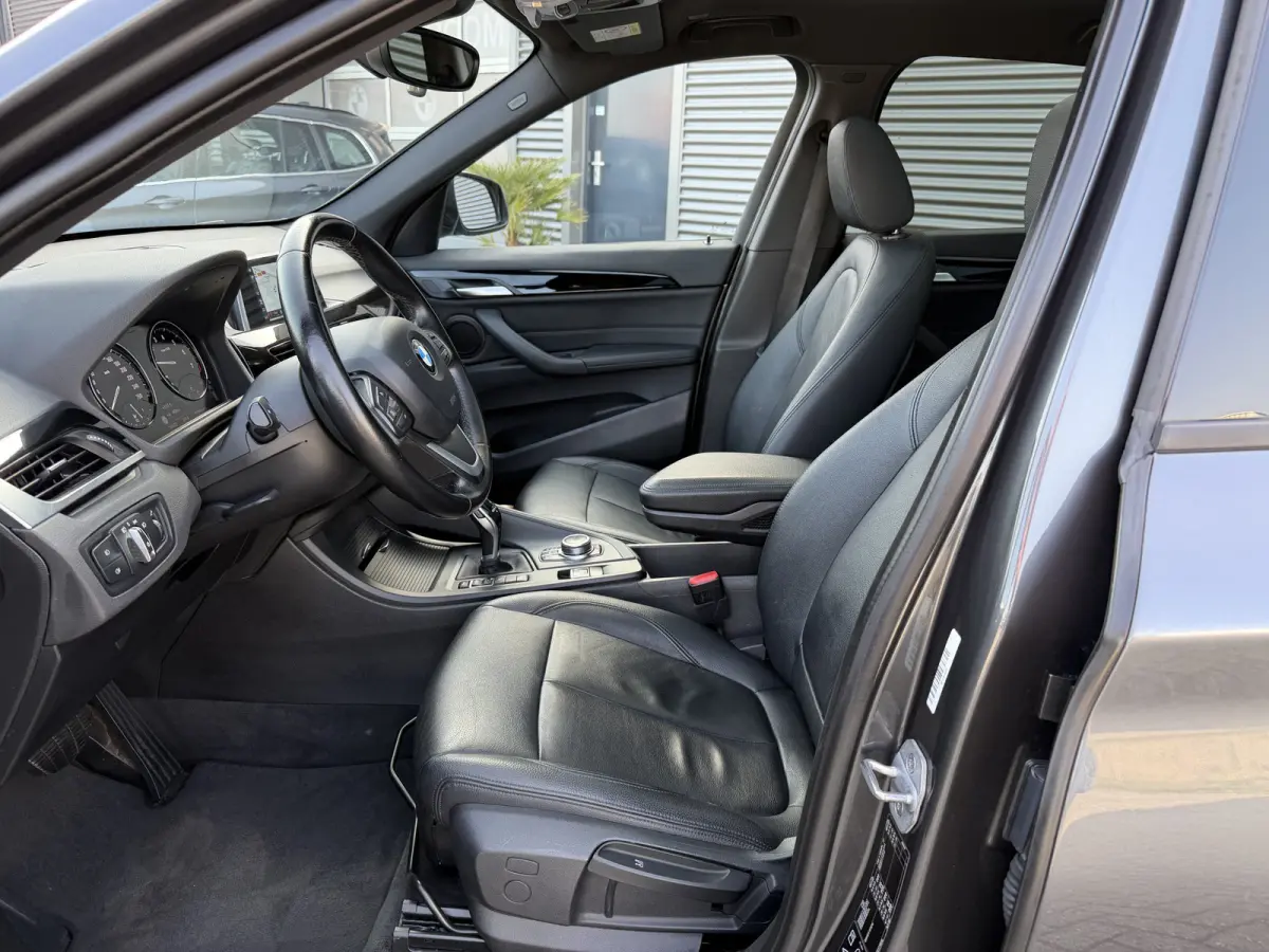 xDrive20i High Executive Leder Panoramadak Trekhaak 2000 KG Trekgewicht! LED Stoelverwarming Keyless Entry