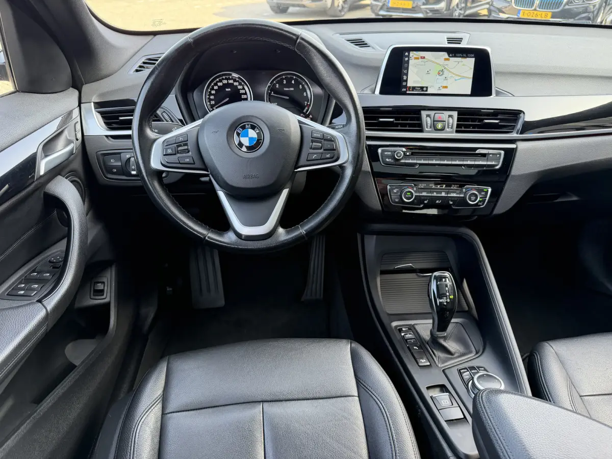 xDrive20i High Executive Leder Panoramadak Trekhaak 2000 KG Trekgewicht! LED Stoelverwarming Keyless Entry