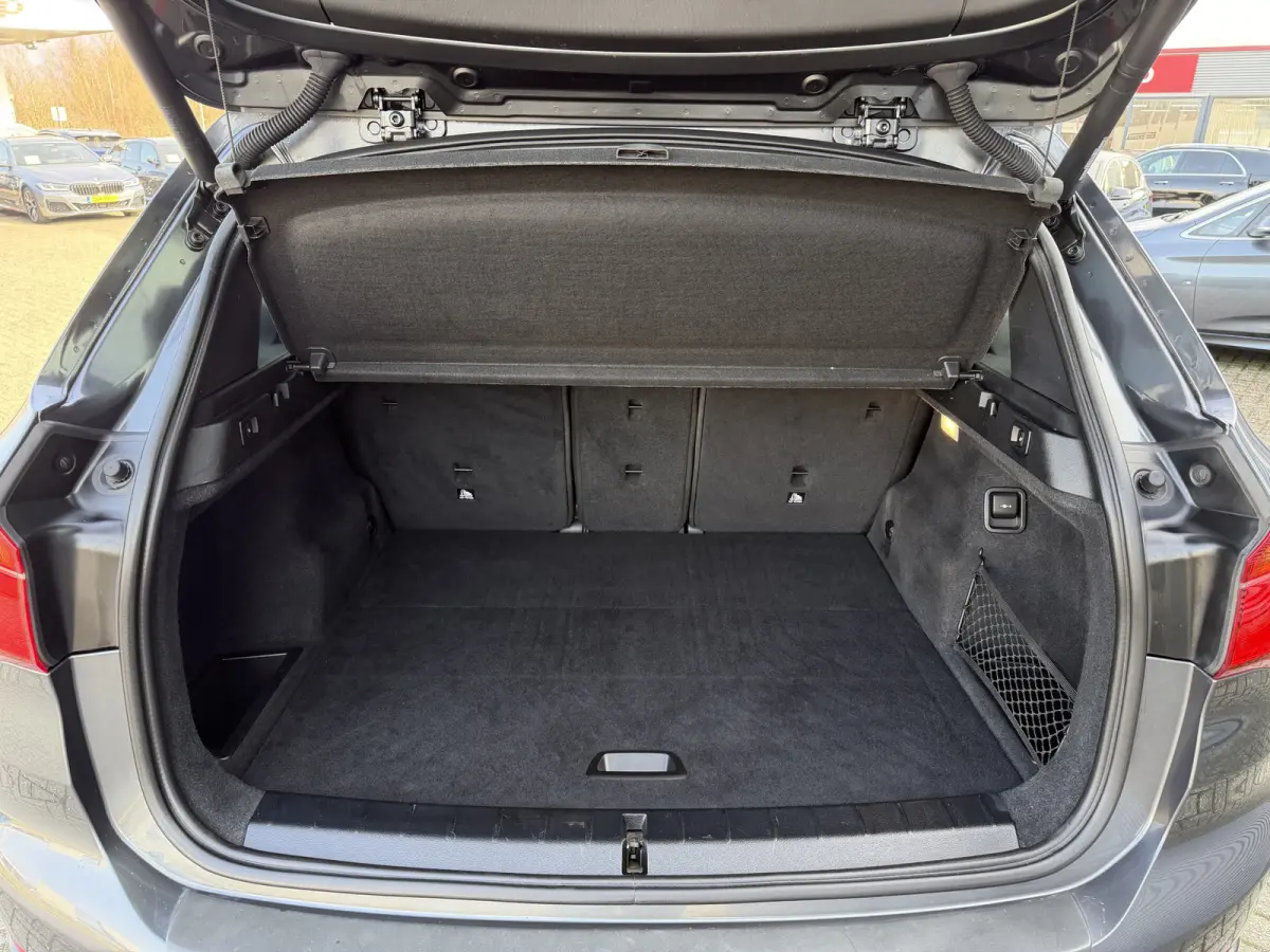xDrive20i High Executive Leder Panoramadak Trekhaak 2000 KG Trekgewicht! LED Stoelverwarming Keyless Entry