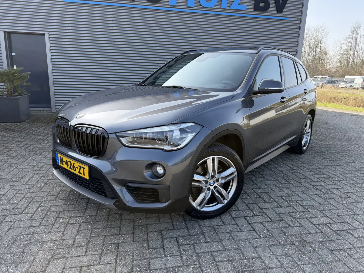 xDrive20i High Executive Leder Panoramadak Trekhaak 2000 KG Trekgewicht! LED Stoelverwarming Keyless Entry