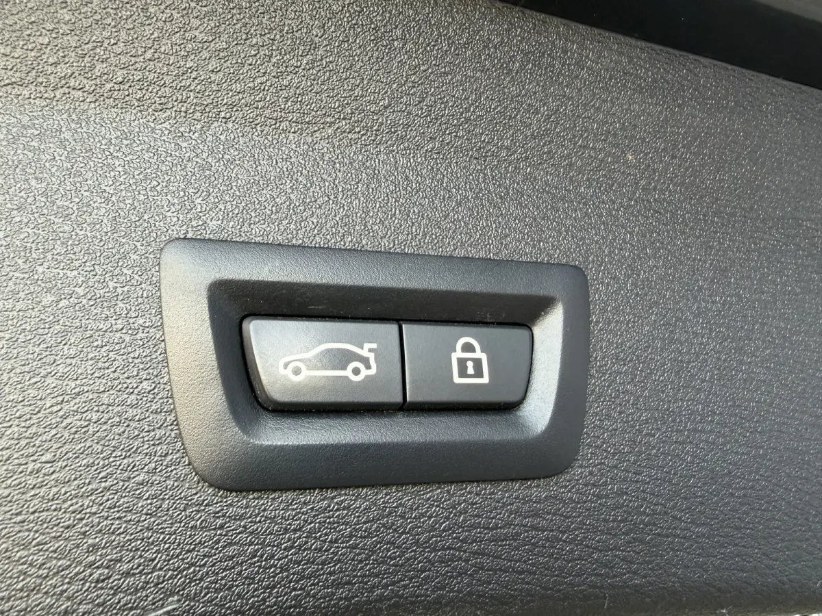 xDrive20i High Executive Leder Panoramadak Trekhaak 2000 KG Trekgewicht! LED Stoelverwarming Keyless Entry