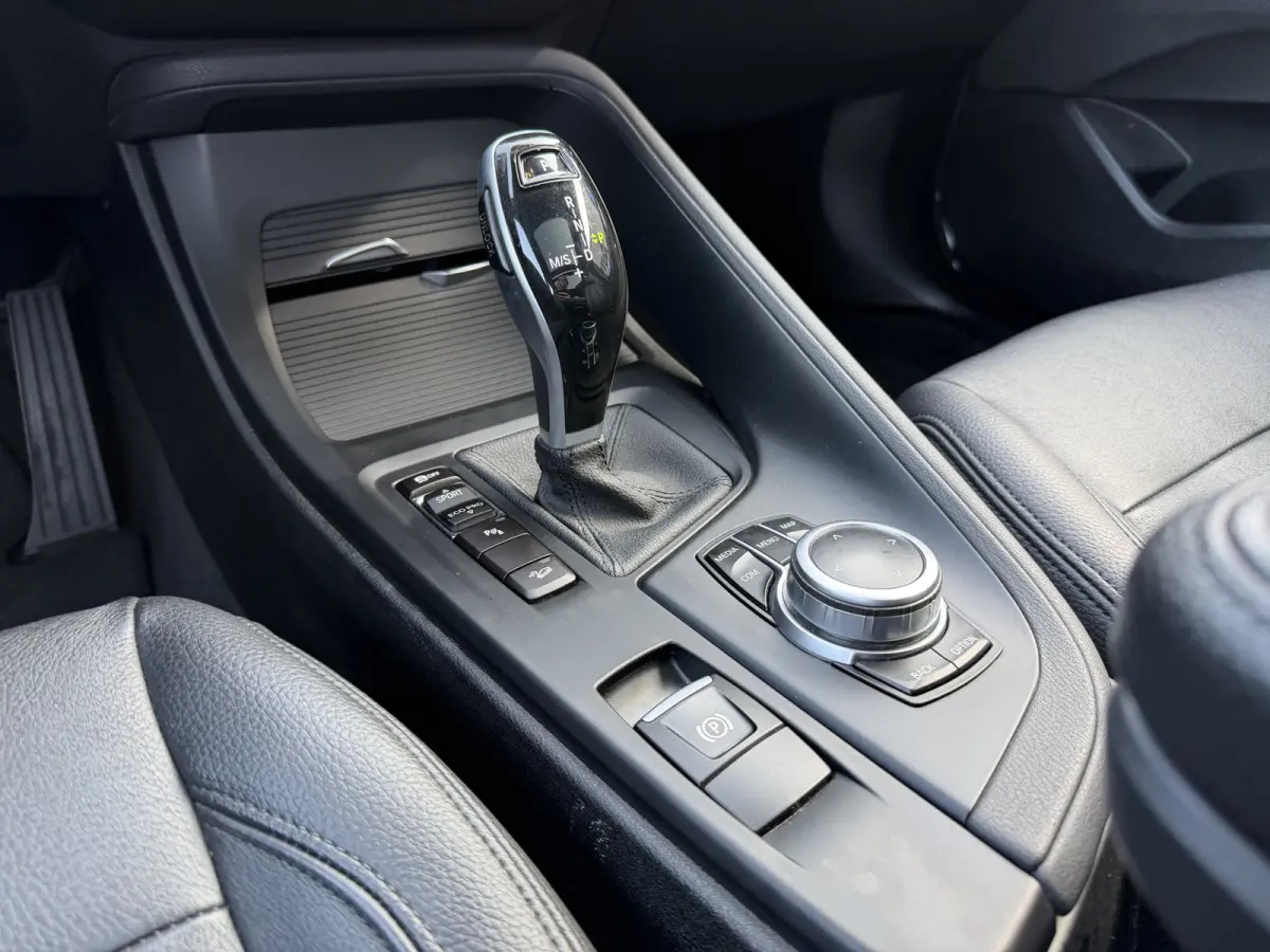 xDrive20i High Executive Leder Panoramadak Trekhaak 2000 KG Trekgewicht! LED Stoelverwarming Keyless Entry