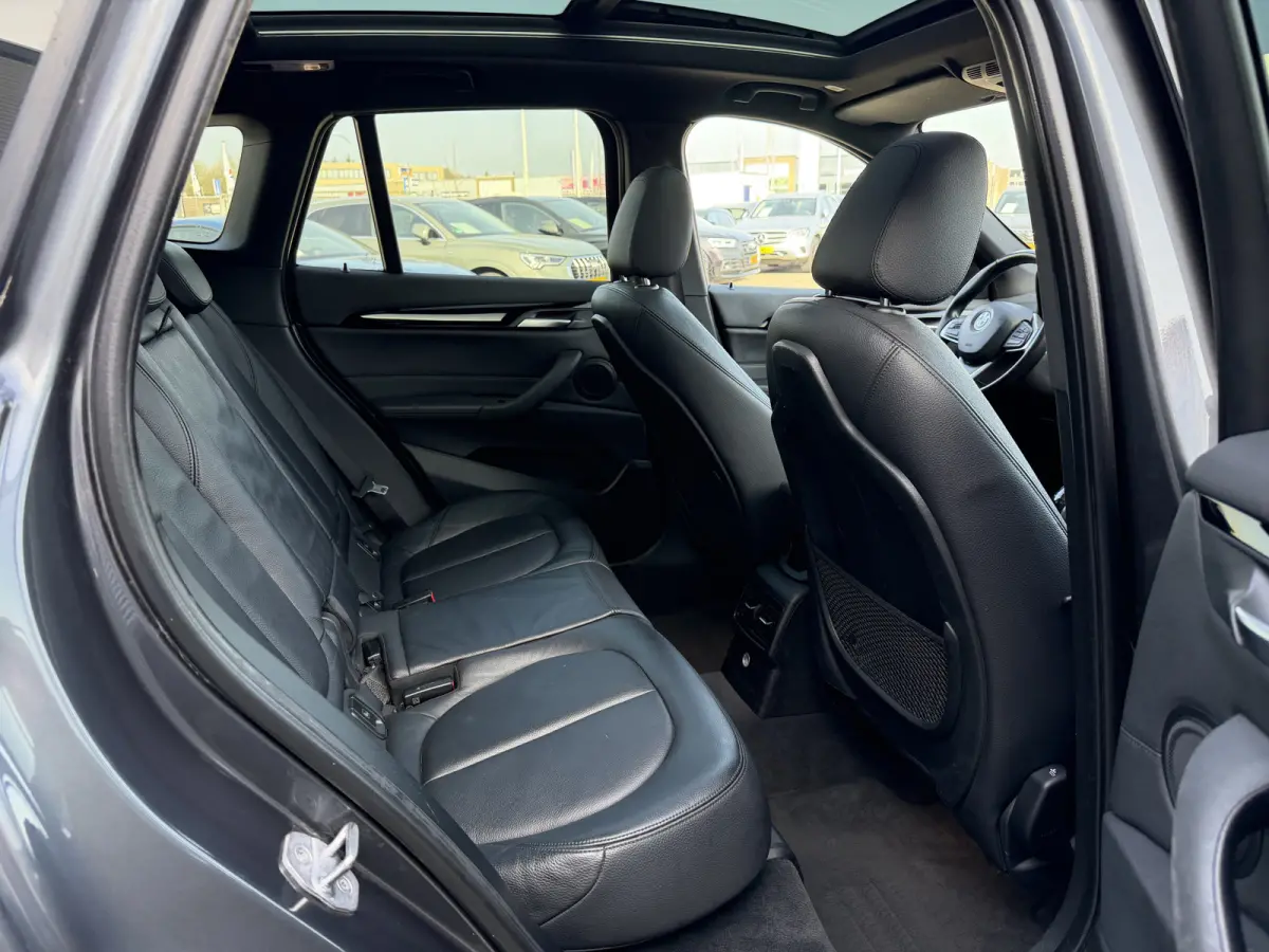 xDrive20i High Executive Leder Panoramadak Trekhaak 2000 KG Trekgewicht! LED Stoelverwarming Keyless Entry