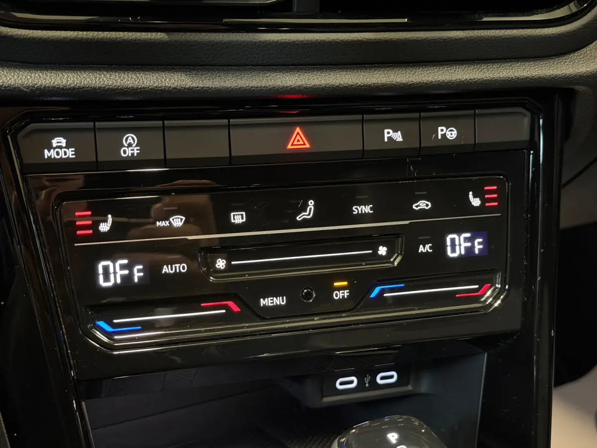 1.5 TSI 3X R-Line|PANO|ACC|CAM|BOMVOL!