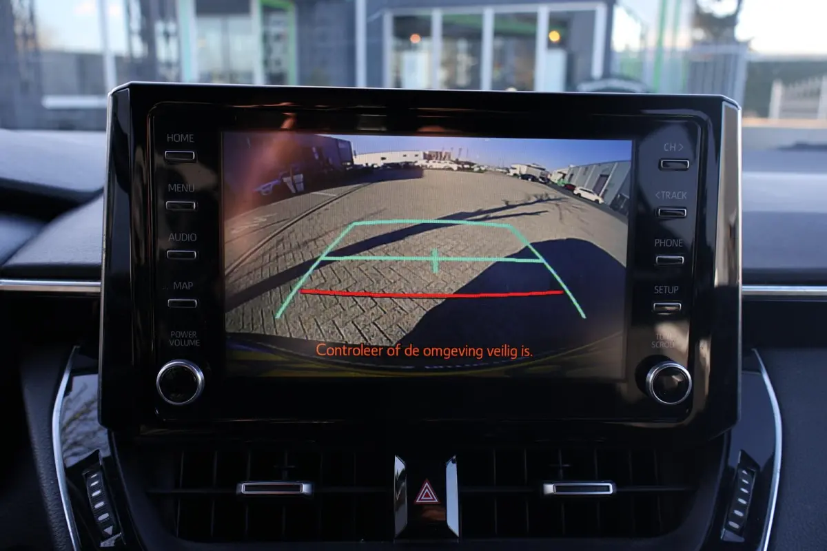 2.0 Hybrid GR-Sport 1e Eigenaar | Volledig Onderh | NL-Auto | BTW | Camera | Stoelverwarming | ACC | Carplay | Bots | Full LED | Keyless | LMV | PDC