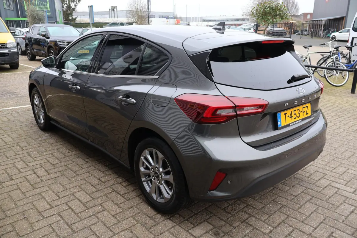 1.0 Hybrid Titanium 1e Eigenaar | Volledig Onderh | NAP | BTW | Carplay | Navi | Cruise | Start/Stop | Bots | Full Led | PDC | Hill-Hold