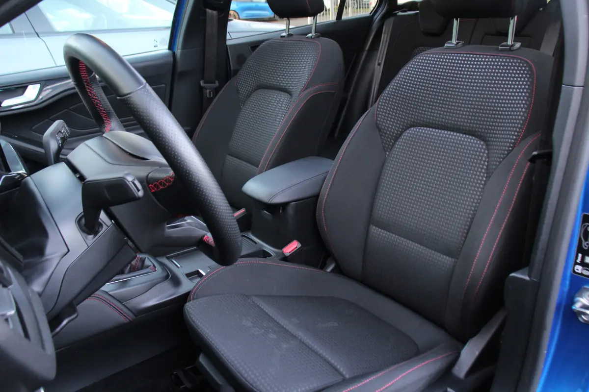 1.0EB Hybrid ST Line X | NL-AUTO! | DEALER OH! | PANORAMADAK | DODE HOEK | ADAPTIVE CRUISE | CAMERA | LED | PRACHTIGE STAAT!