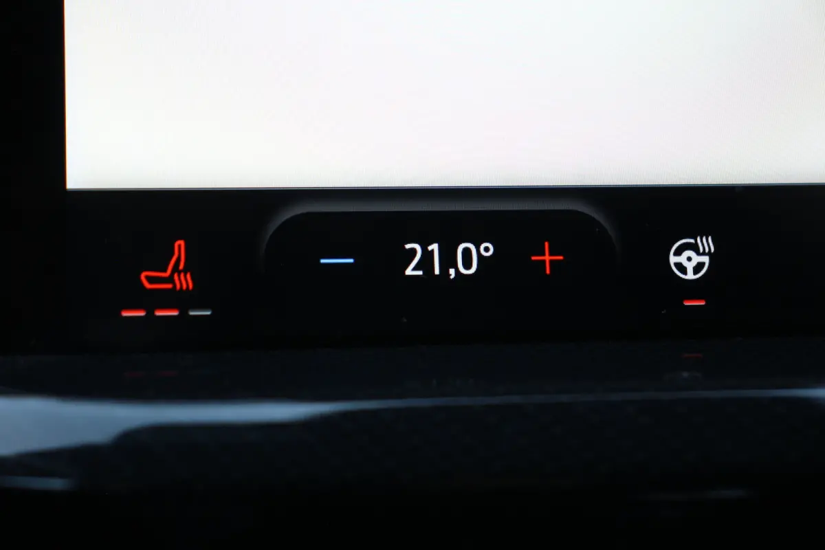 1.0EB Hybrid ST Line X | NL-AUTO! | DEALER OH! | PANORAMADAK | DODE HOEK | ADAPTIVE CRUISE | CAMERA | LED | PRACHTIGE STAAT!