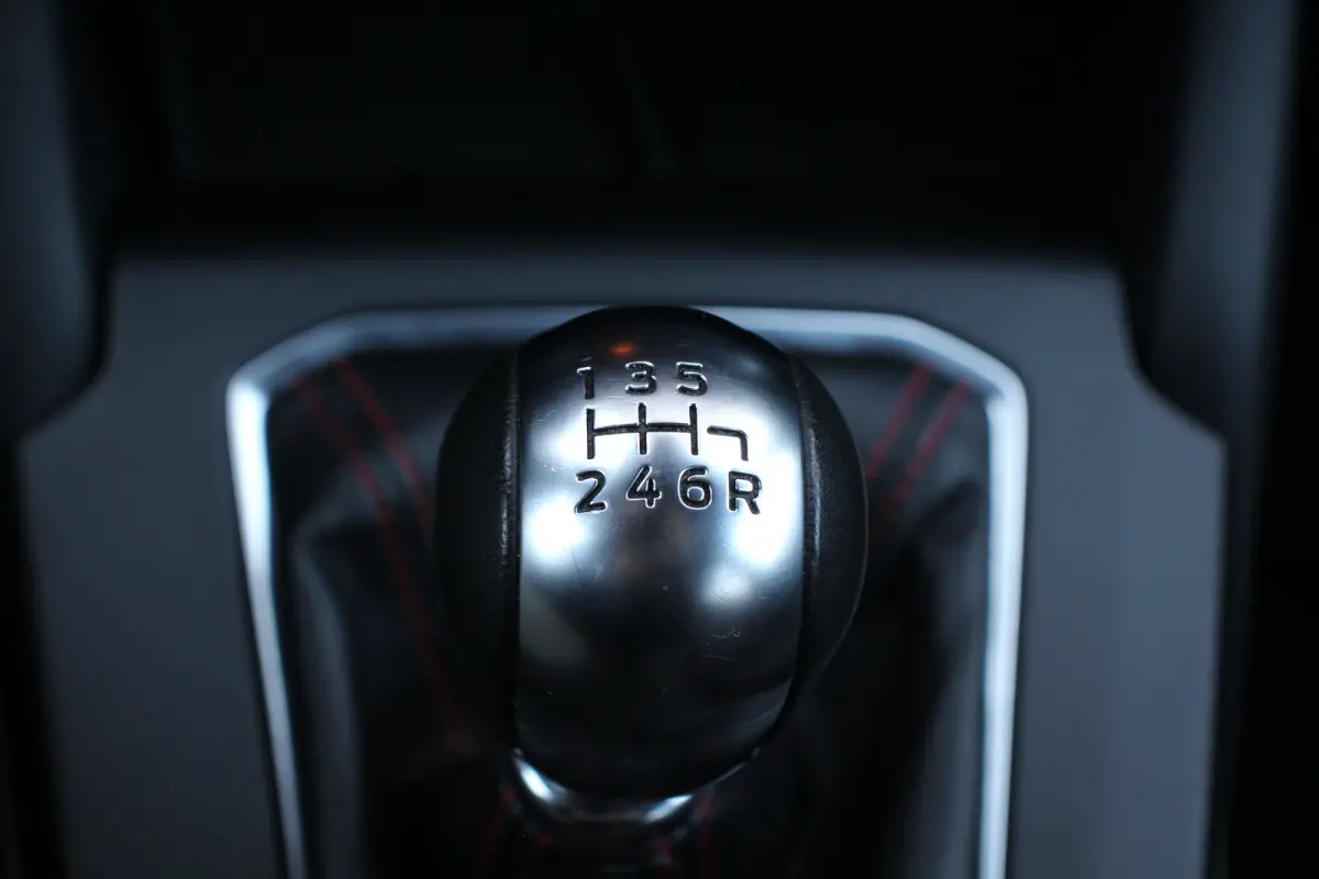 1.0EB Hybrid ST Line X | NL-AUTO! | DEALER OH! | PANORAMADAK | DODE HOEK | ADAPTIVE CRUISE | CAMERA | LED | PRACHTIGE STAAT!