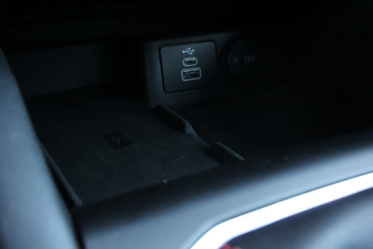 1.0EB Hybrid ST Line X | NL-AUTO! | DEALER OH! | PANORAMADAK | DODE HOEK | ADAPTIVE CRUISE | CAMERA | LED | PRACHTIGE STAAT!