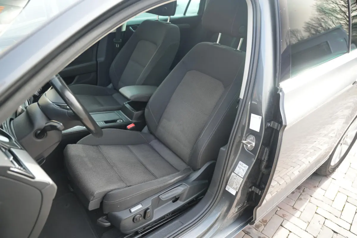 1.6 TDI Connected Series Navi Camera Cruise Clima Stoelverw.