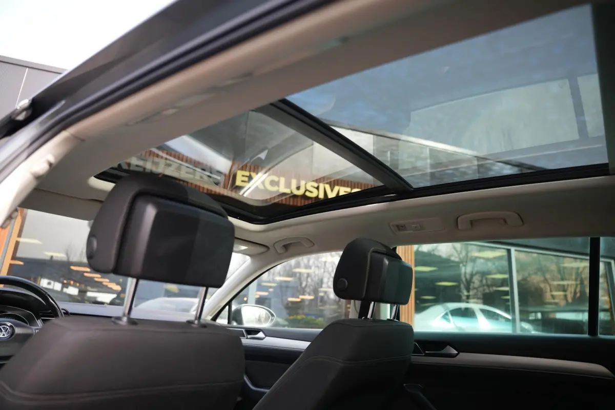 1.6 TDI Connected Series Navi Camera Cruise Clima Stoelverw.