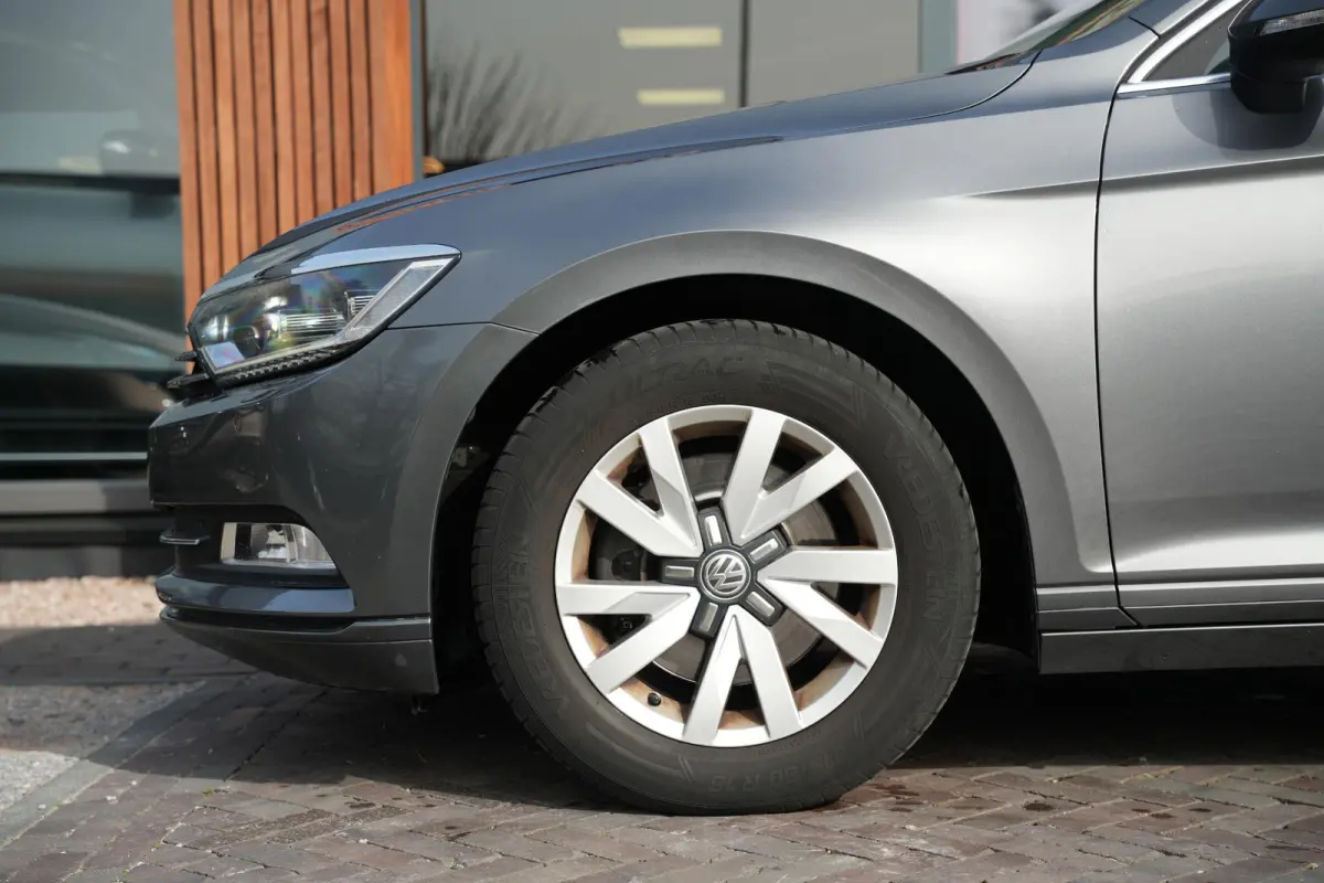 1.6 TDI Connected Series Navi Camera Cruise Clima Stoelverw.