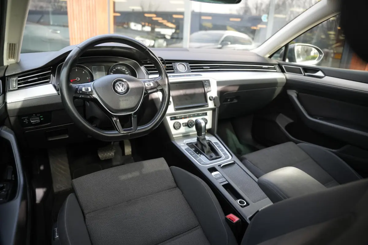 1.6 TDI Connected Series Navi Camera Cruise Clima Stoelverw.