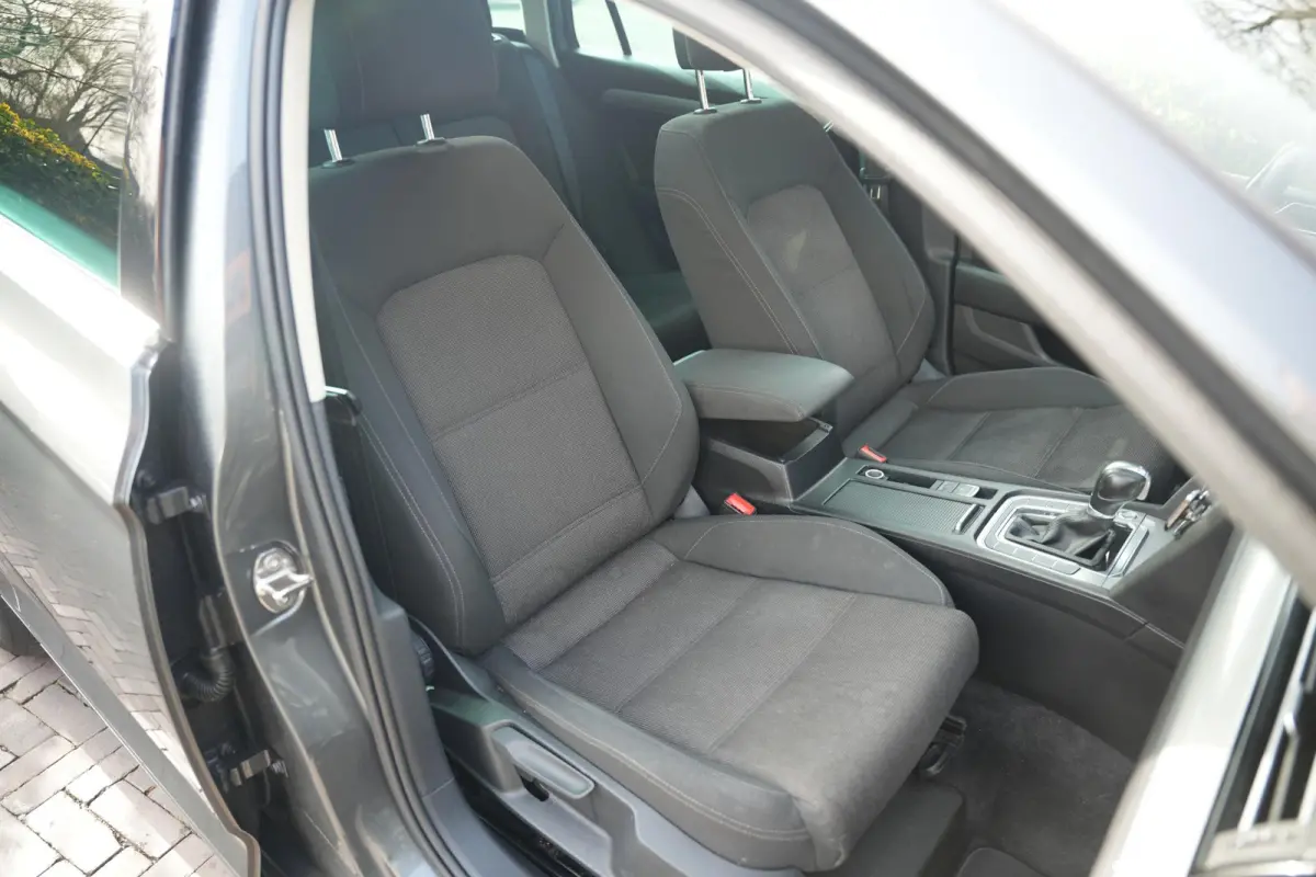 1.6 TDI Connected Series Navi Camera Cruise Clima Stoelverw.