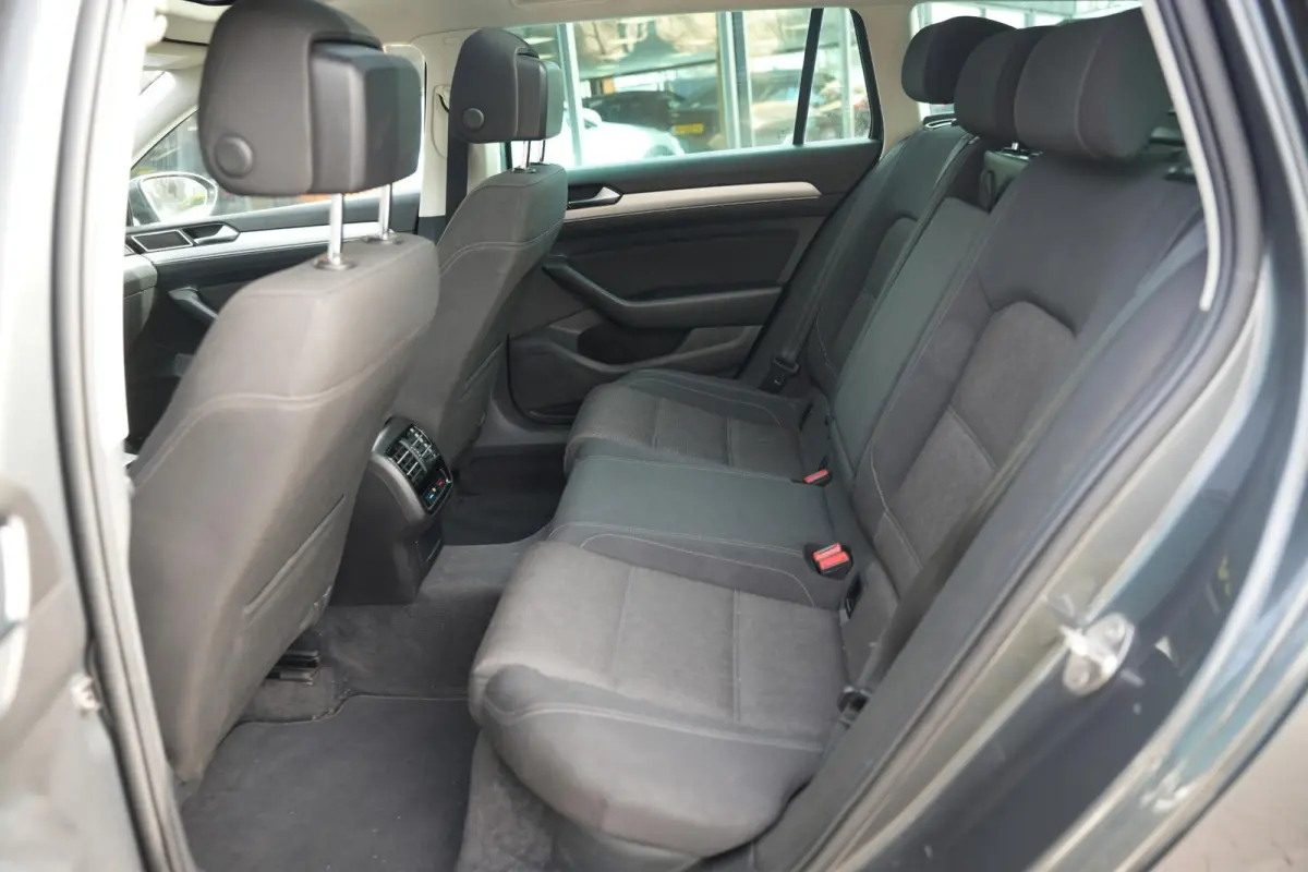 1.6 TDI Connected Series Navi Camera Cruise Clima Stoelverw.