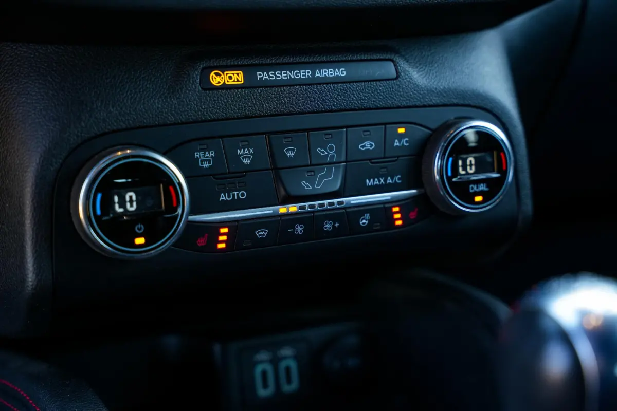 1.5 EcoBoost ST line Camera's Airco Stoelverw. Stuurwielbed. Navi