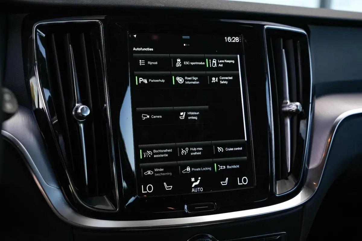 2.0 B5 AWD Pro Adaptieve Cruise Keyless Memory 18''LM
