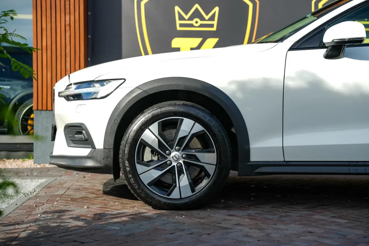 2.0 B5 AWD Pro Adaptieve Cruise Keyless Memory 18''LM
