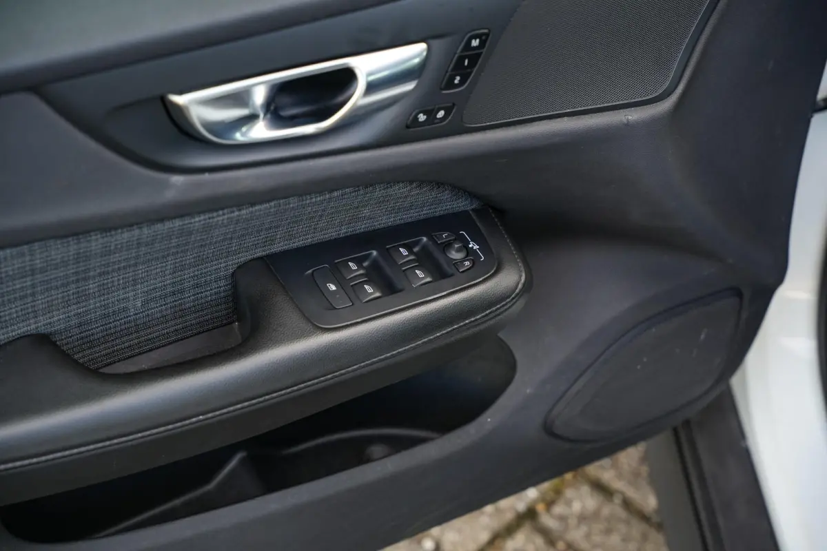 2.0 B5 AWD Pro Adaptieve Cruise Keyless Memory 18''LM