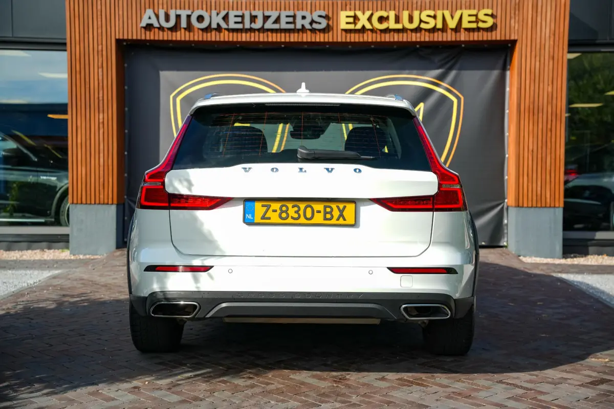 2.0 B5 AWD Pro Adaptieve Cruise Keyless Memory 18''LM