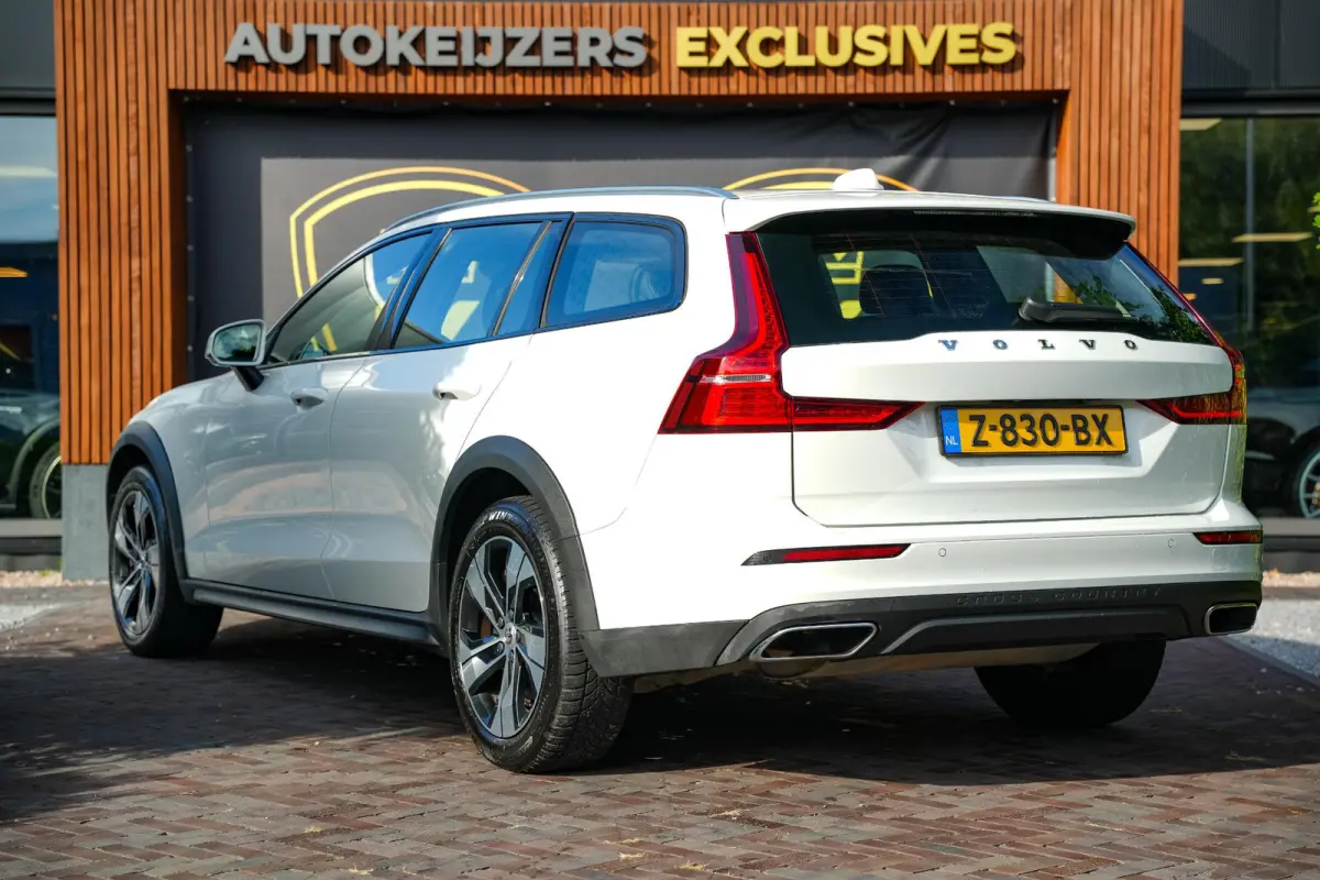 2.0 B5 AWD Pro Adaptieve Cruise Keyless Memory 18''LM
