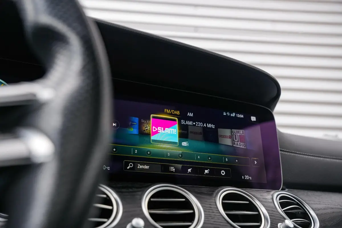 300 de Panodak Burmester 360 Camera HUD Trekhaak Keyless
