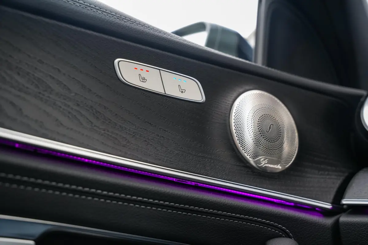 300 de Panodak Burmester 360 Camera HUD Trekhaak Keyless