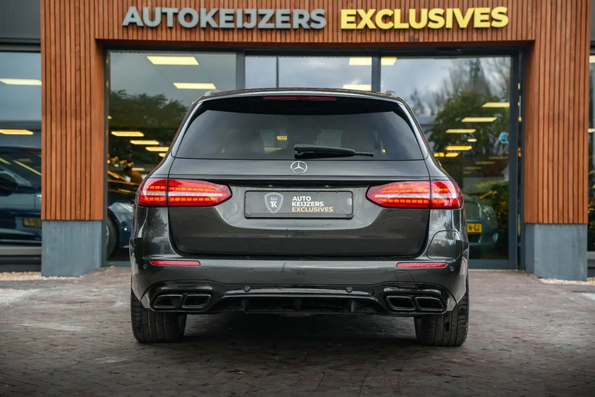 300 de Panodak Burmester 360 Camera HUD Trekhaak Keyless