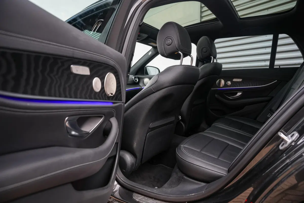 300 de Panodak Burmester 360 Camera HUD Trekhaak Keyless