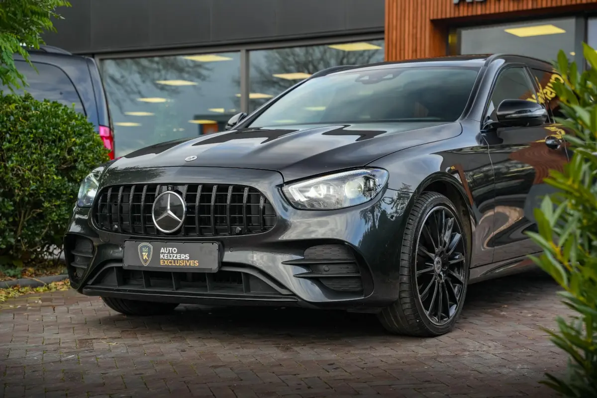 300 de Panodak Burmester 360 Camera HUD Trekhaak Keyless