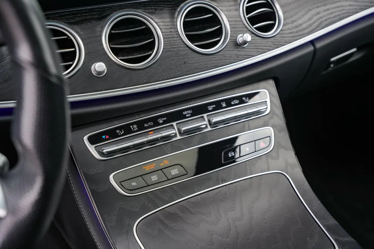 300 de Panodak Burmester 360 Camera HUD Trekhaak Keyless