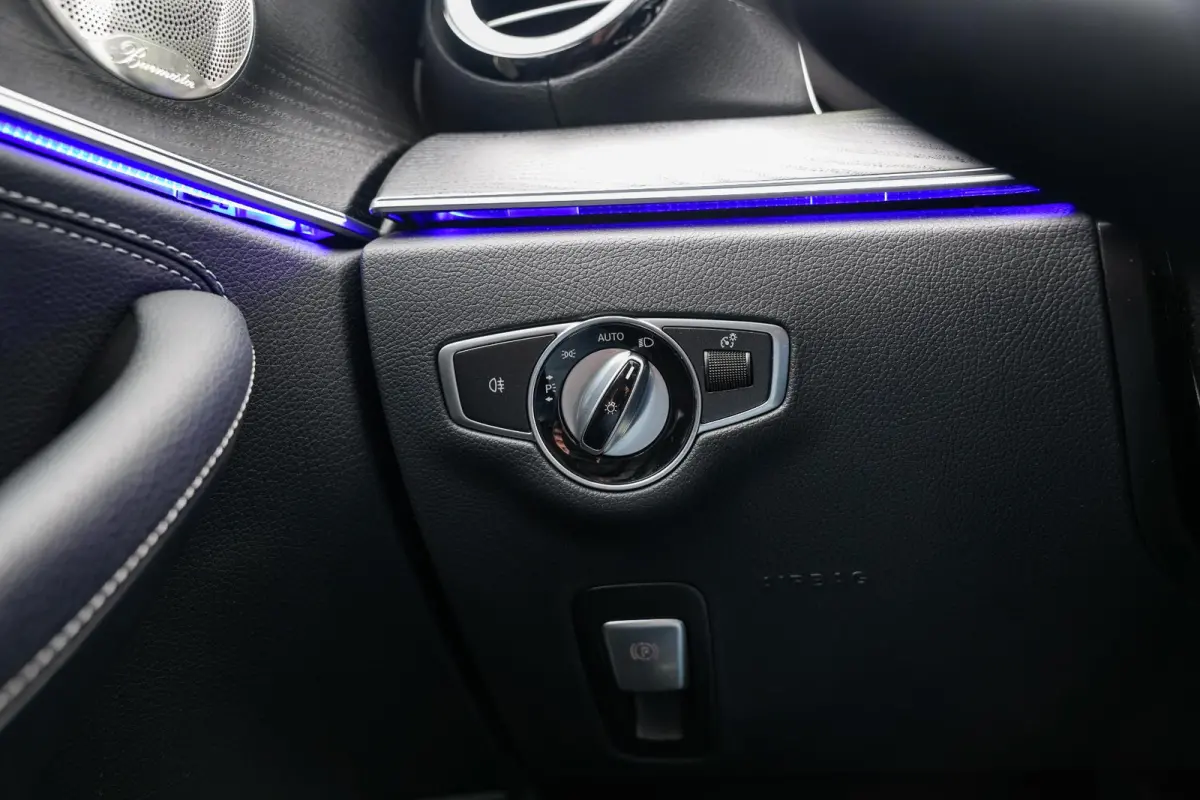300 de Panodak Burmester 360 Camera HUD Trekhaak Keyless