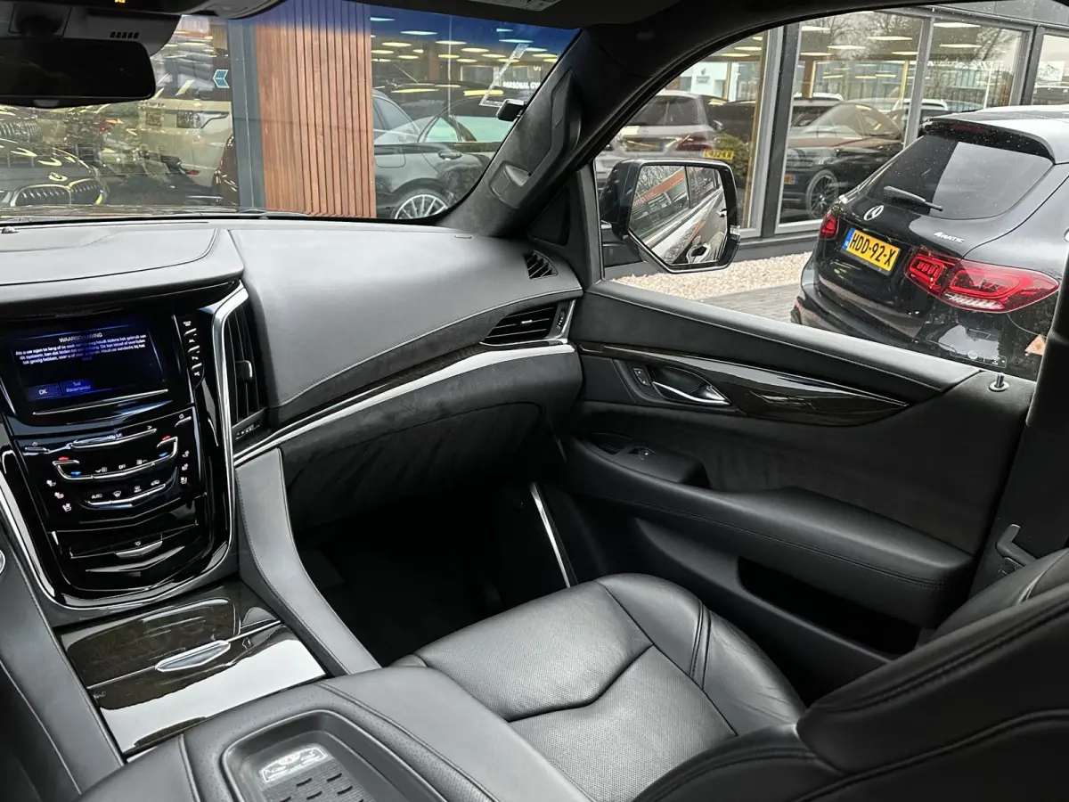 6.2 V8 Platinum Schuifdak Adapt. Cruise Massage Stoelvent. BOSE Multimedia Trekhaak 22''LM
