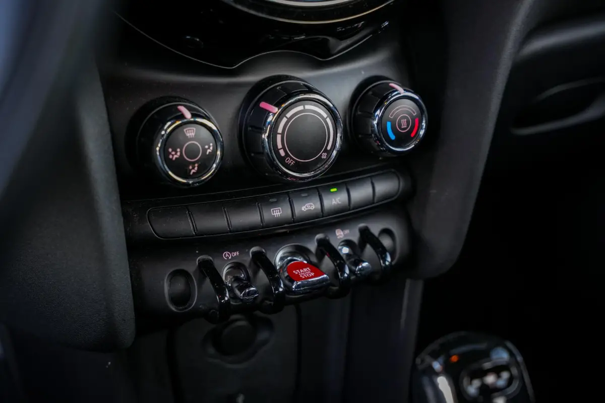 1.5 One Mini Mini 1.5 One Airco Cruise Control Navigatie 16" LMV AUTOMAAT!