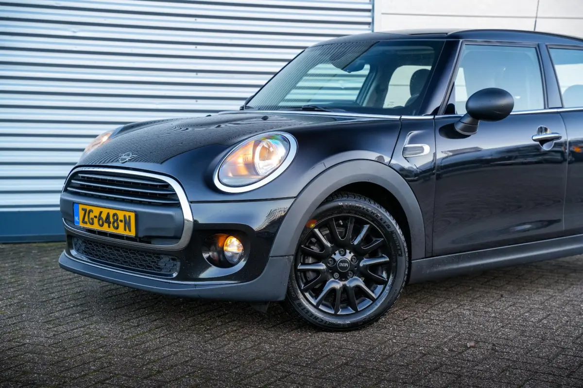 1.5 One Mini Mini 1.5 One Airco Cruise Control Navigatie 16" LMV AUTOMAAT!