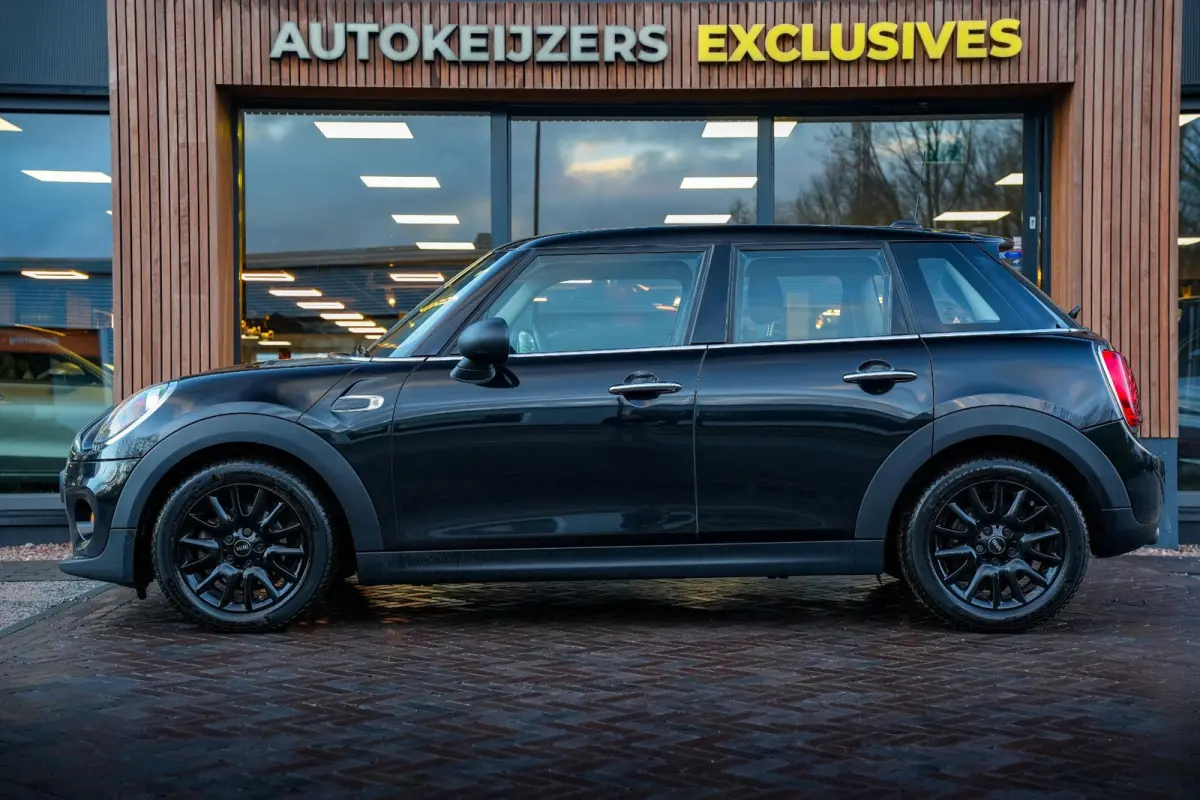 1.5 One Mini Mini 1.5 One Airco Cruise Control Navigatie 16" LMV AUTOMAAT!