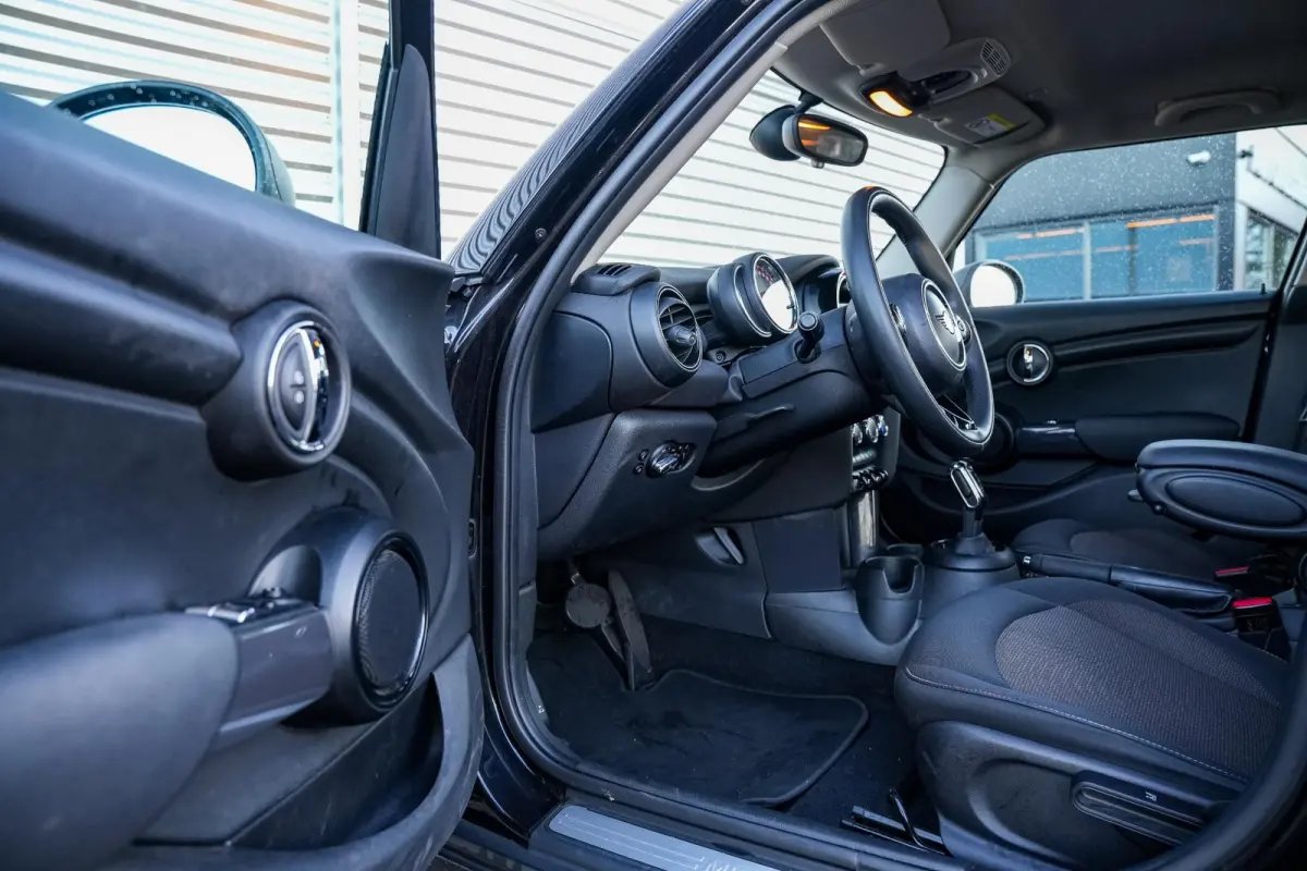1.5 One Mini Mini 1.5 One Airco Cruise Control Navigatie 16" LMV AUTOMAAT!
