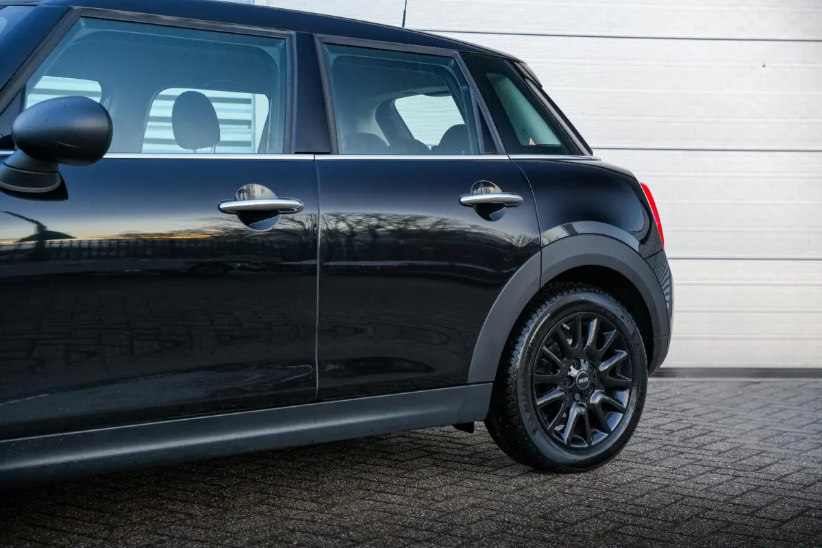 1.5 One Mini Mini 1.5 One Airco Cruise Control Navigatie 16" LMV AUTOMAAT!