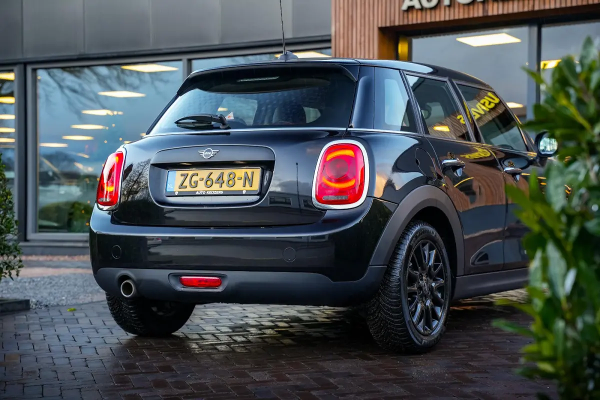 1.5 One Mini Mini 1.5 One Airco Cruise Control Navigatie 16" LMV AUTOMAAT!