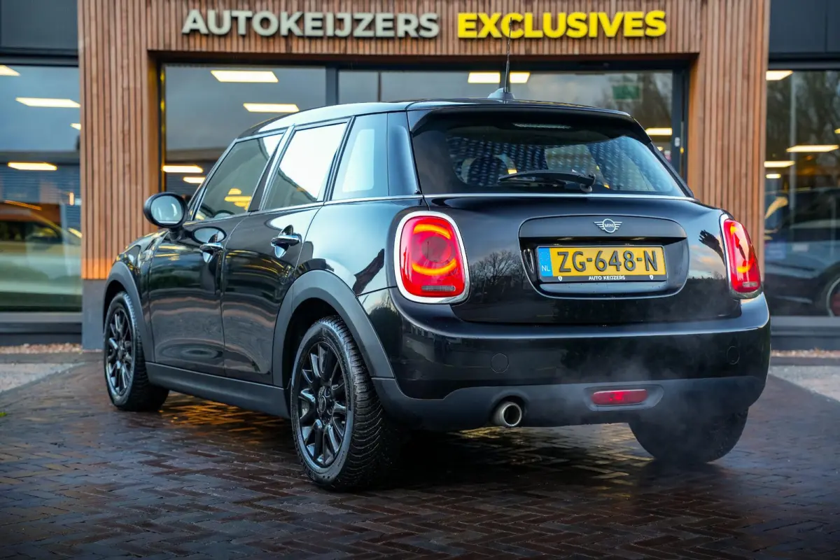 1.5 One Mini Mini 1.5 One Airco Cruise Control Navigatie 16" LMV AUTOMAAT!
